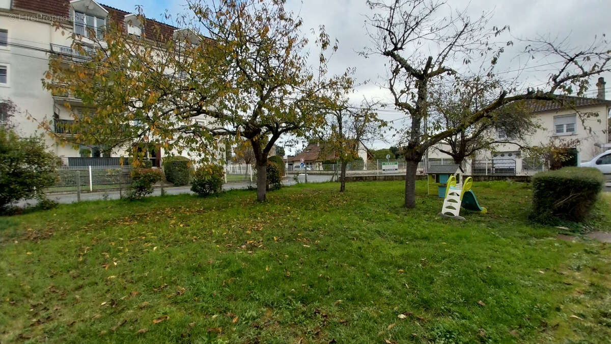 Périgueux Quartier Barnabé Terrain plat à bâtir 300 m2 - photo 3