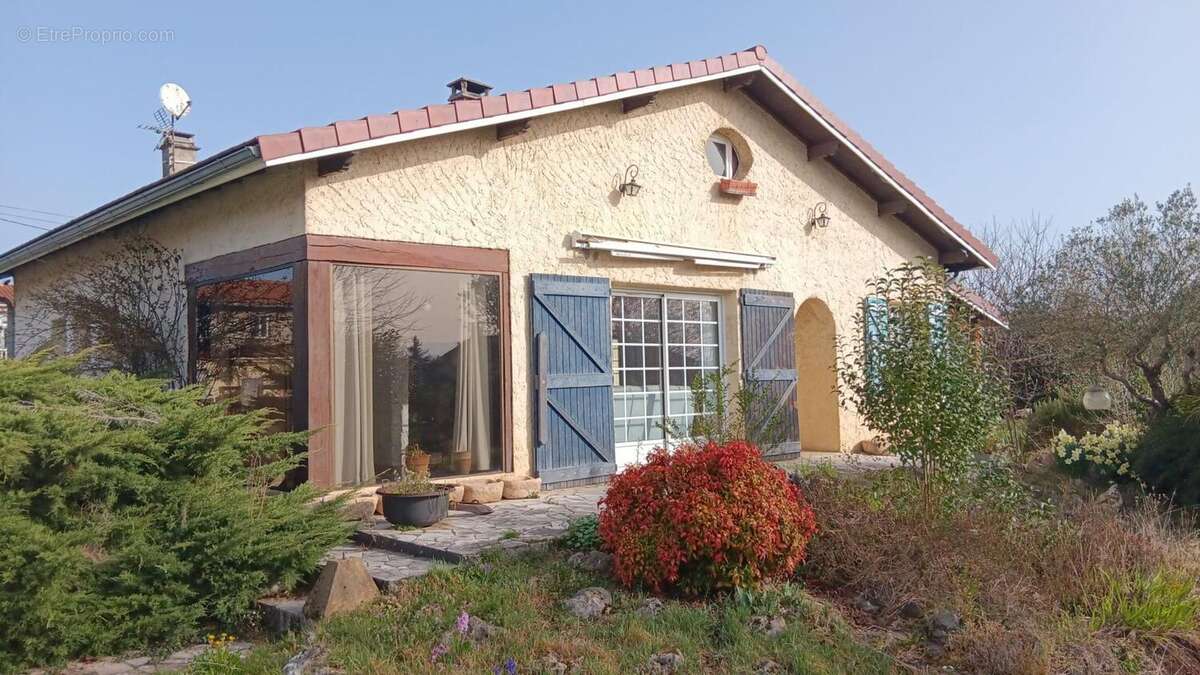 Maison à MONTREJEAU