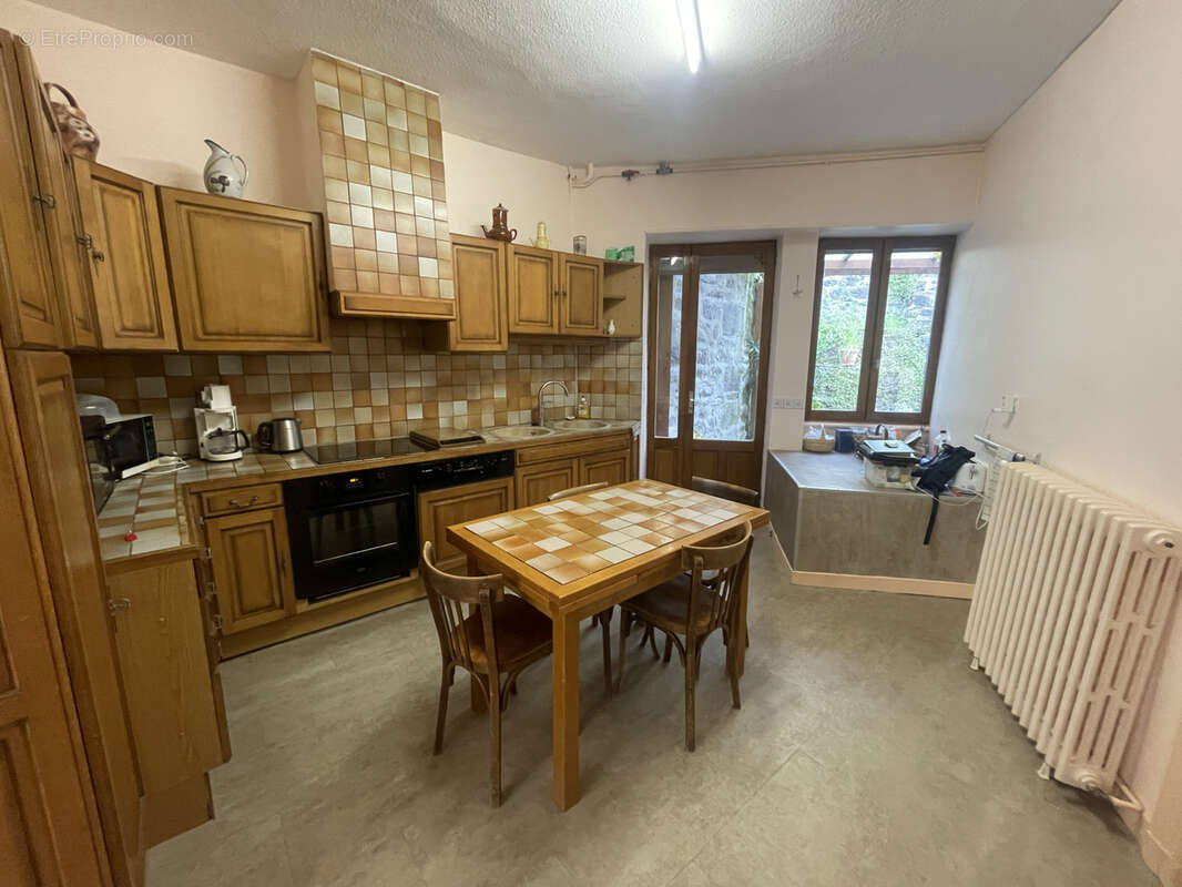 Appartement à ROCHEFORT-MONTAGNE