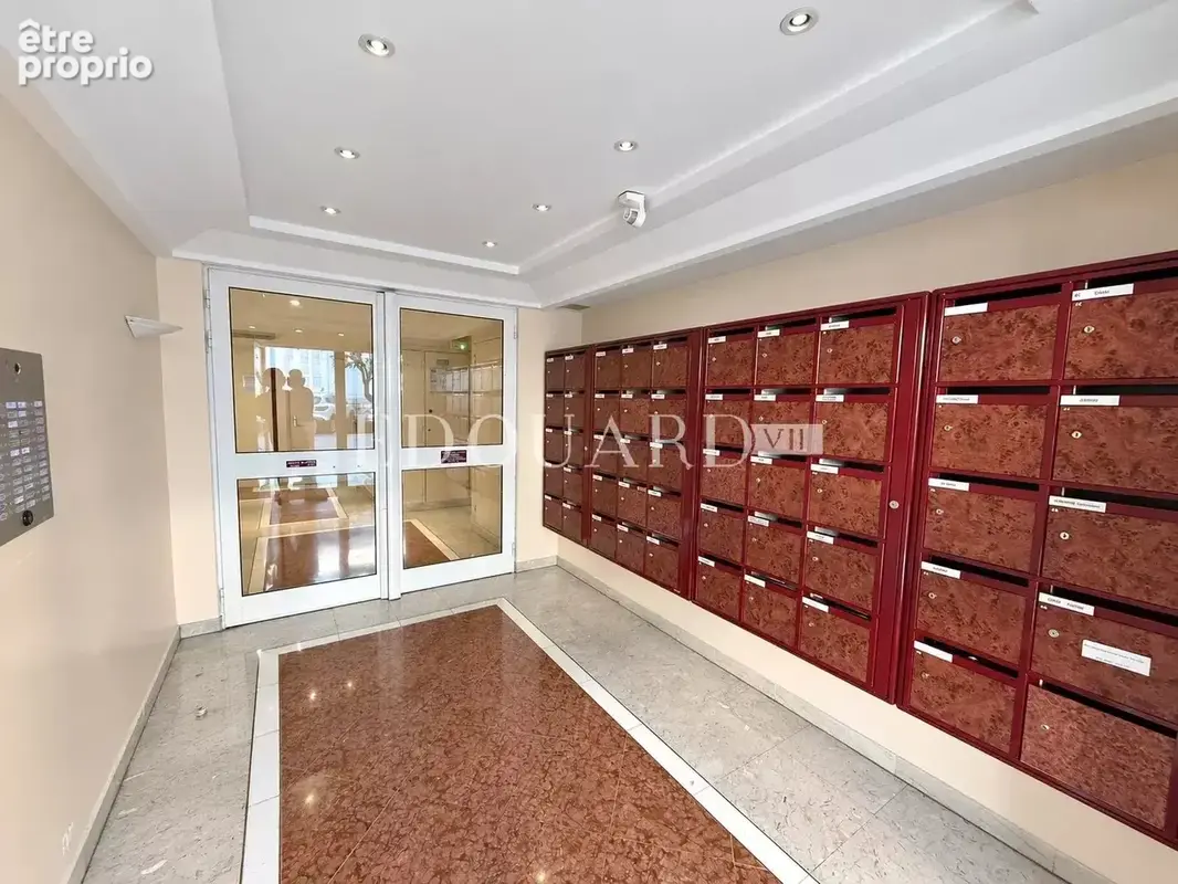 En exclusivité trois pièces à vendre avec terrasse, belle vue dégagée et garage - photo 24