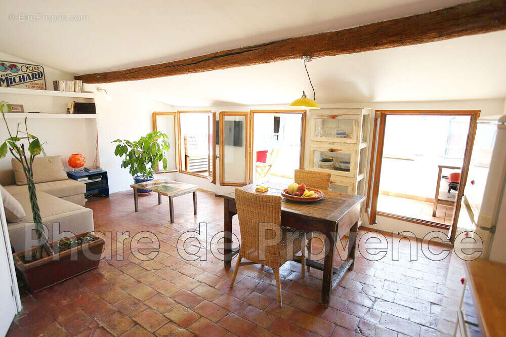 Appartement à MARSEILLE-2E