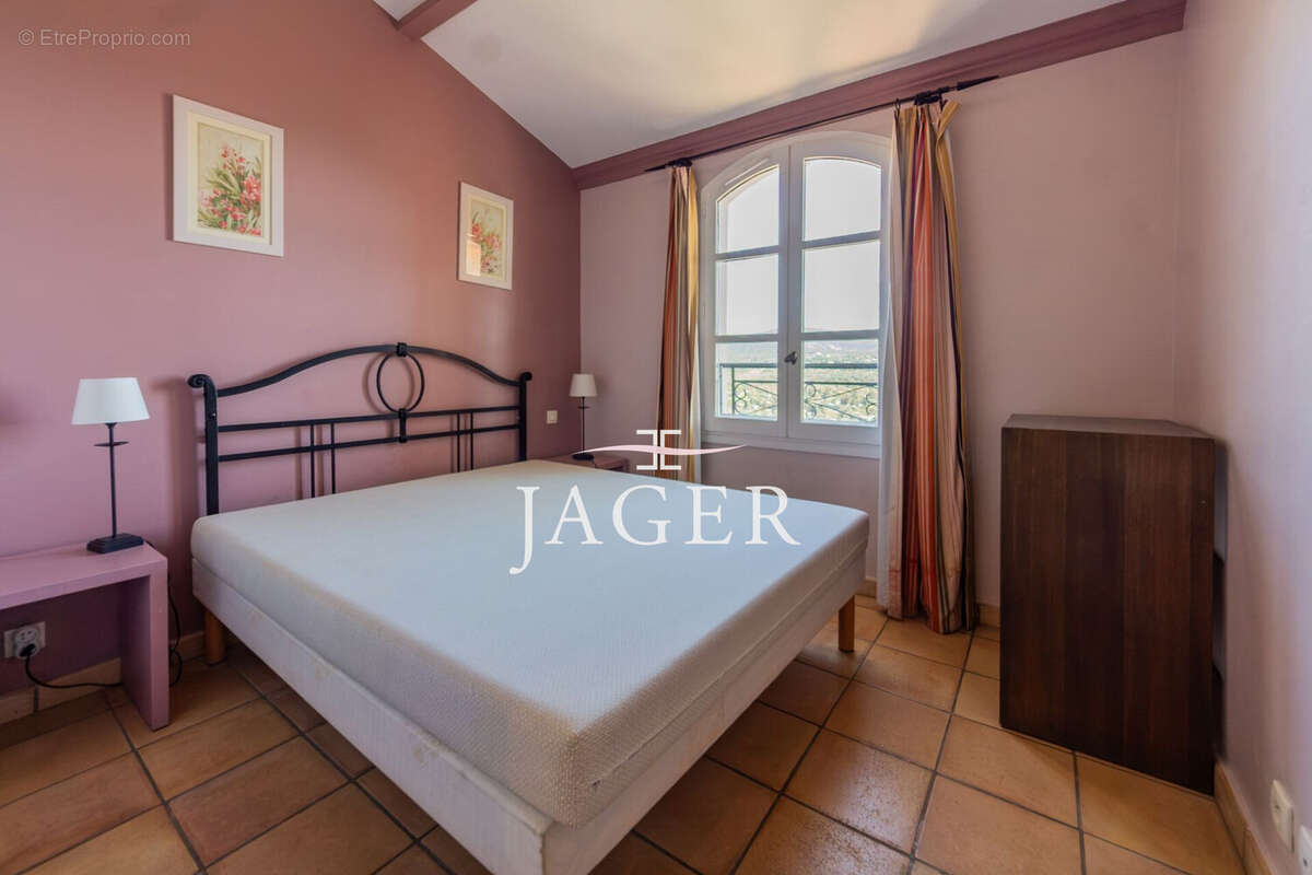 Appartement à GRIMAUD