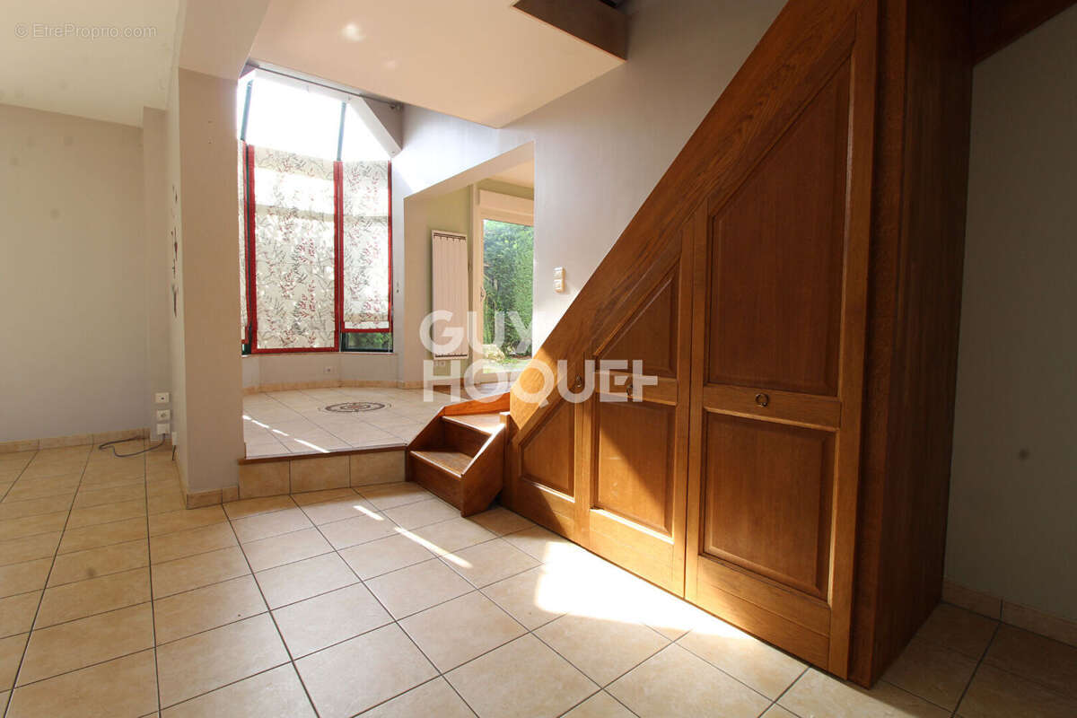 Maison à VERNEUIL-L&#039;ETANG