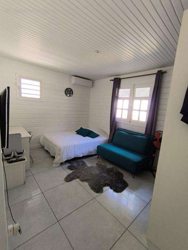 Maison à LES TROIS-ILETS