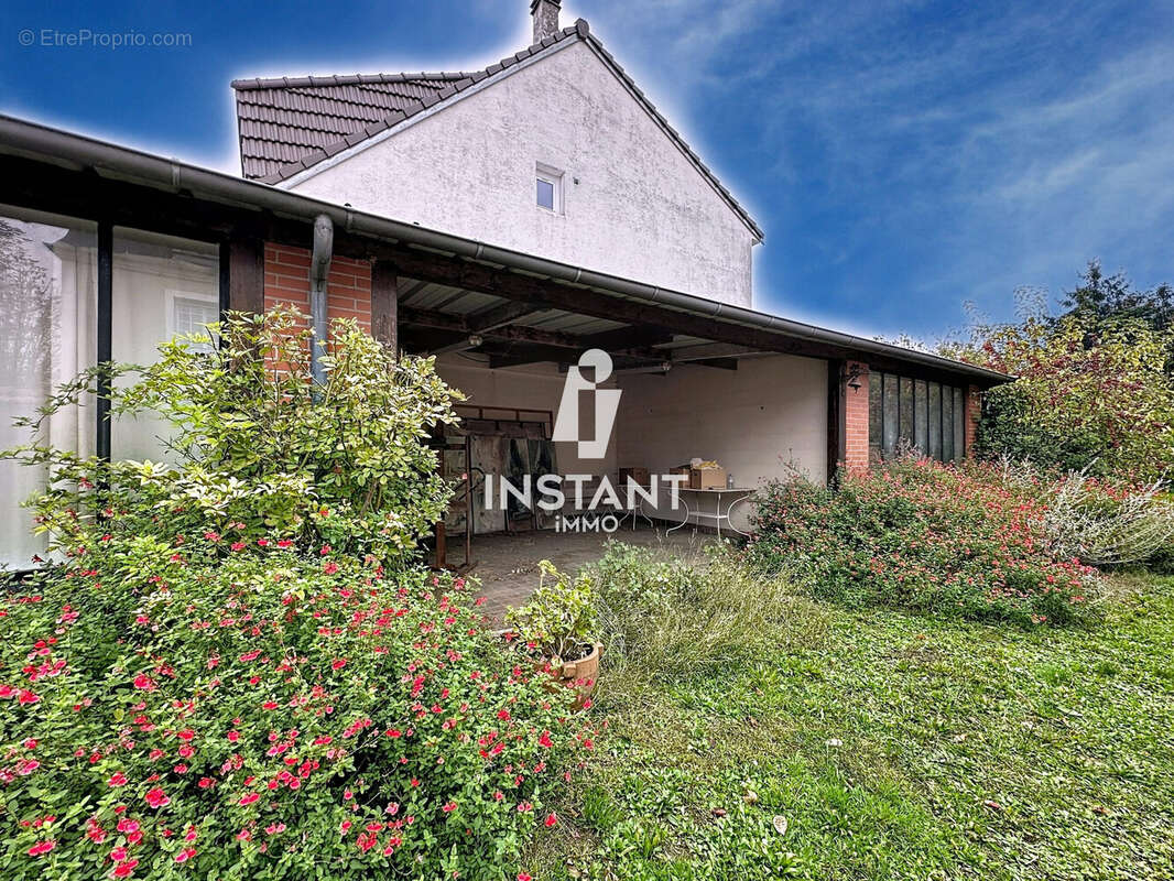 Terrain à SAINT-MAUR-DES-FOSSES