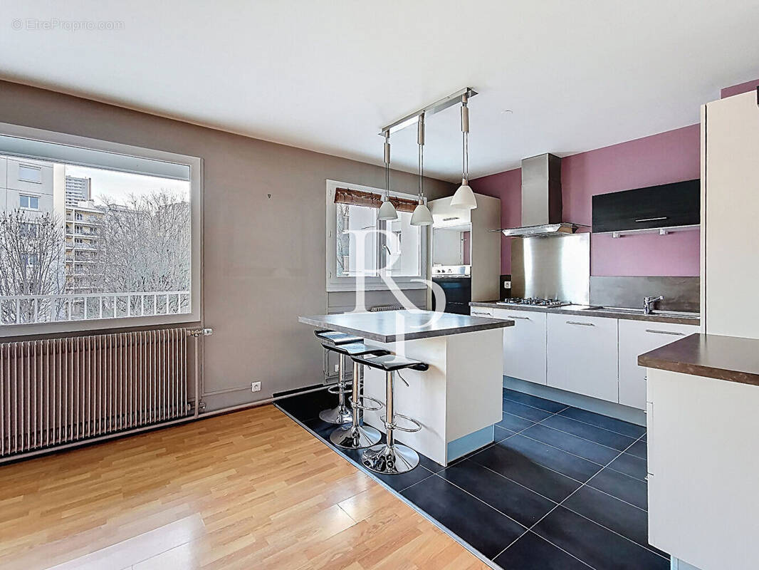 Appartement à TASSIN-LA-DEMI-LUNE