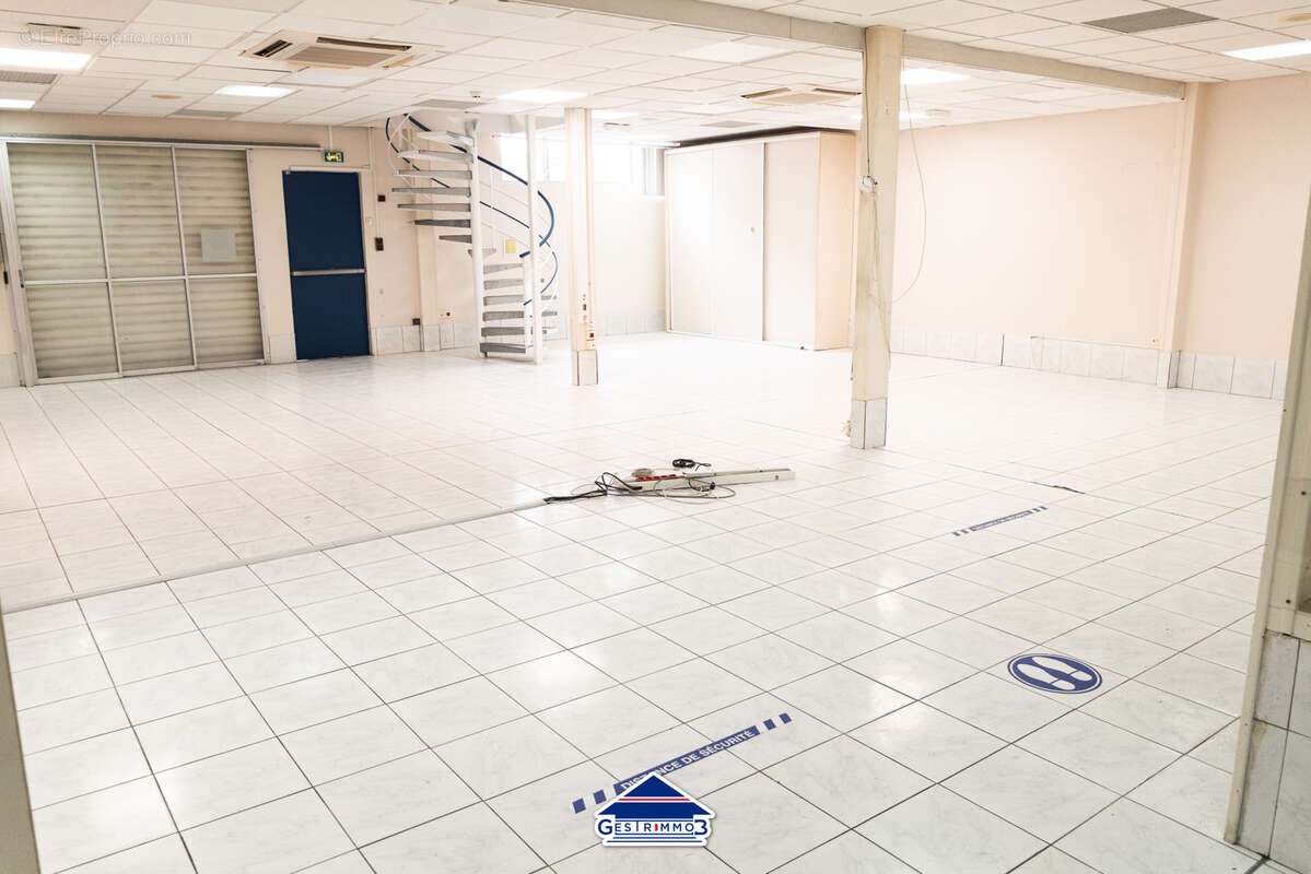 Commerce à FORT-DE-FRANCE