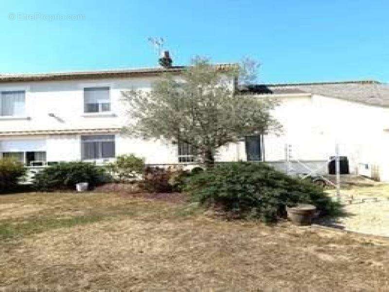 Appartement à ARGENTON-CHATEAU