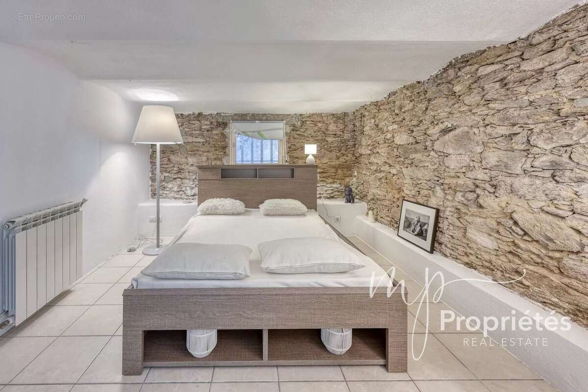 Maison à BORMES-LES-MIMOSAS