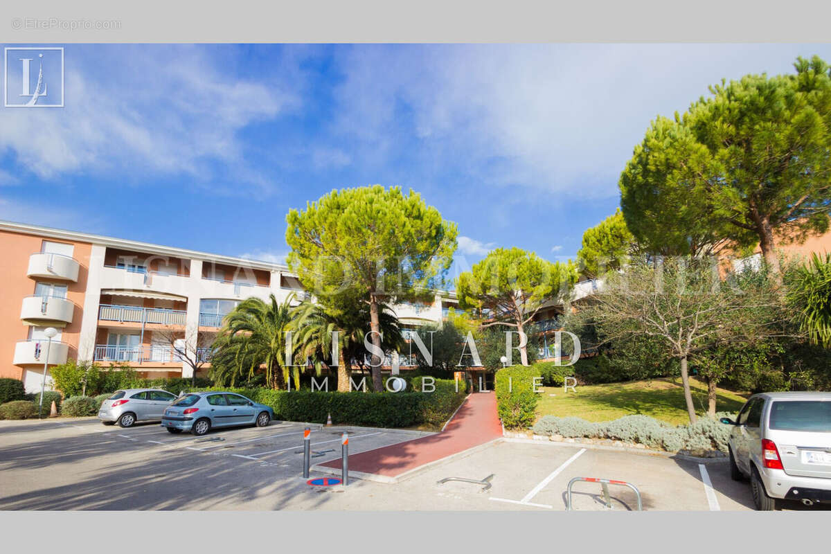 Appartement à VALLAURIS