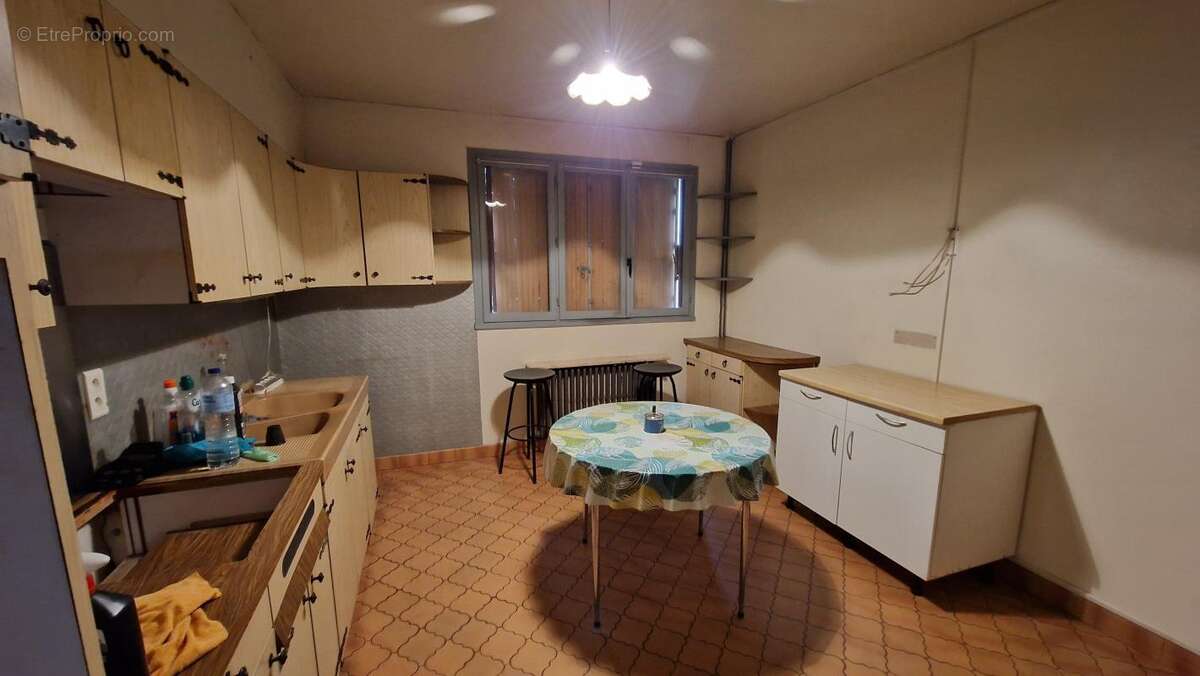 Commerce à NEUILLY-SUR-MARNE