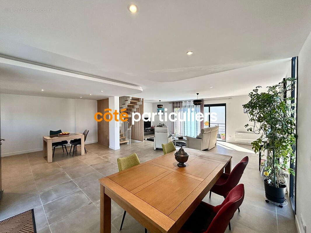 Maison à CHENNEVIERES-SUR-MARNE