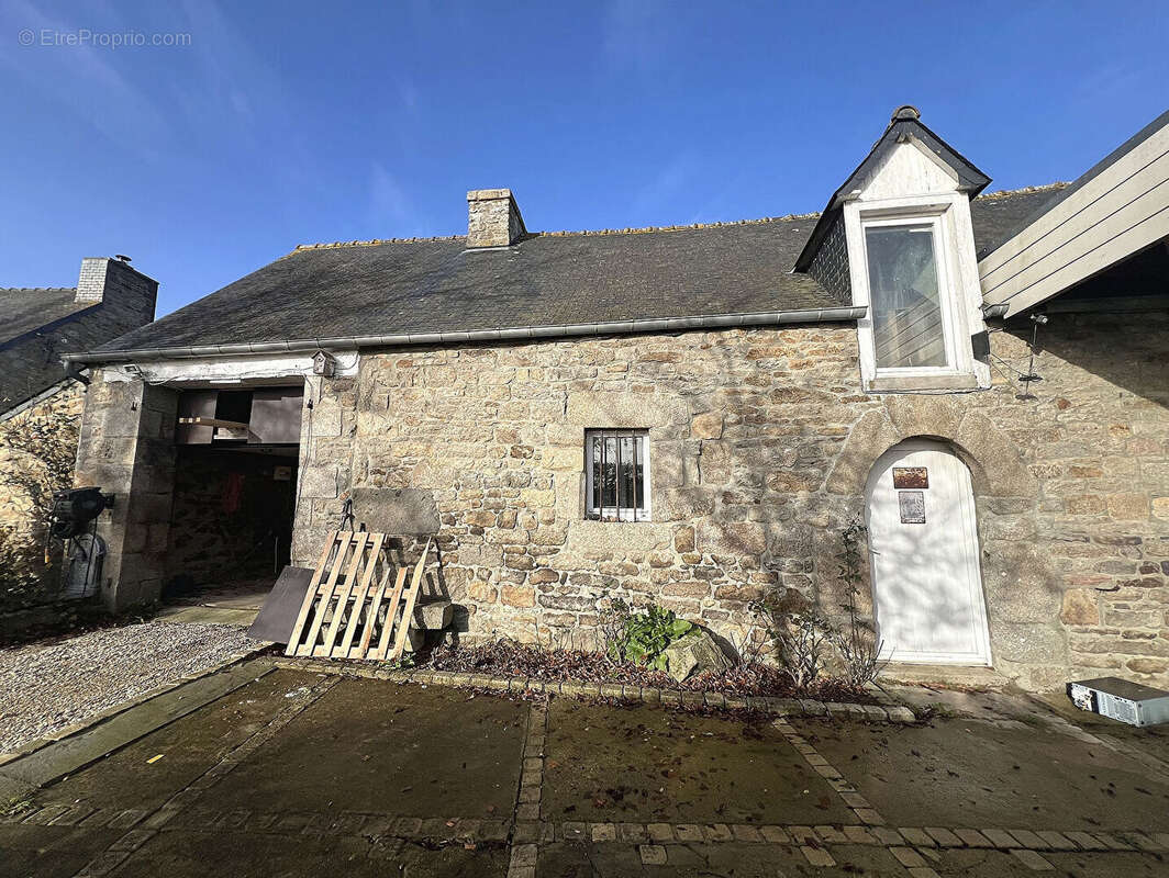 Maison à SAINT-DONAN