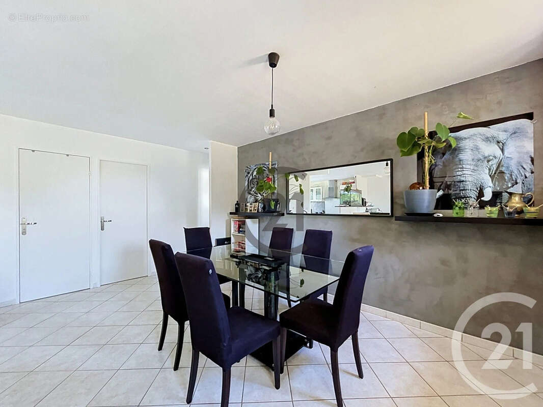 Maison 105 m² à Saint-Serotin  - photo 2