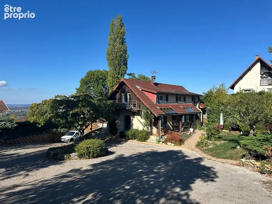 Maison à LARNOD