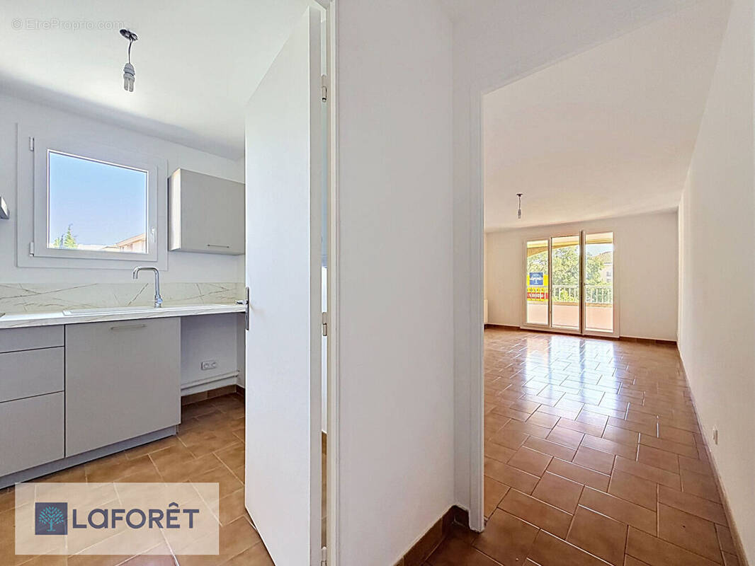 Appartement à SIX-FOURS-LES-PLAGES