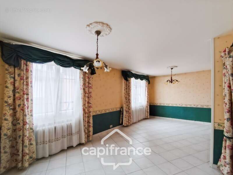 Maison à BESSE-SUR-BRAYE