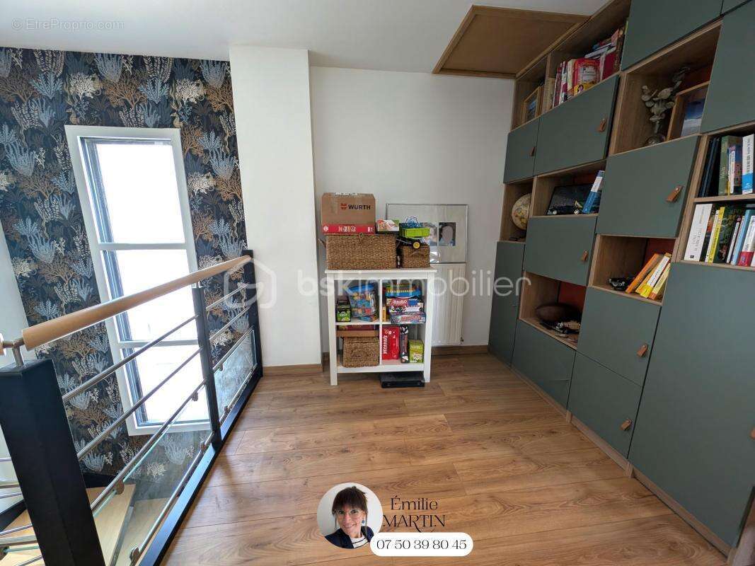 Aux portes de Rennes, à seulement 5 minutes du centre de Cesson-Sévigné, laissez-vous séduire par cette magnifique maison contem - photo 16