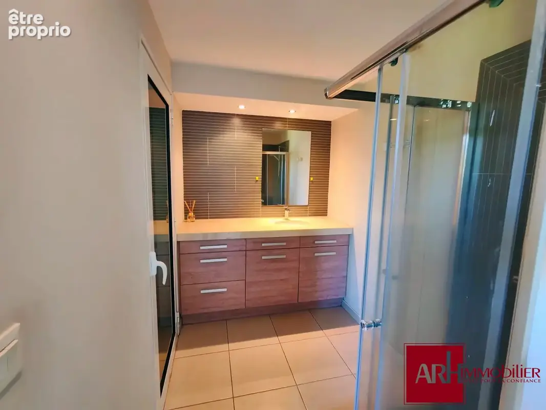 Appartement 4 pièces 106 m² à vendre à Saint-Pierre (97410) - photo 9