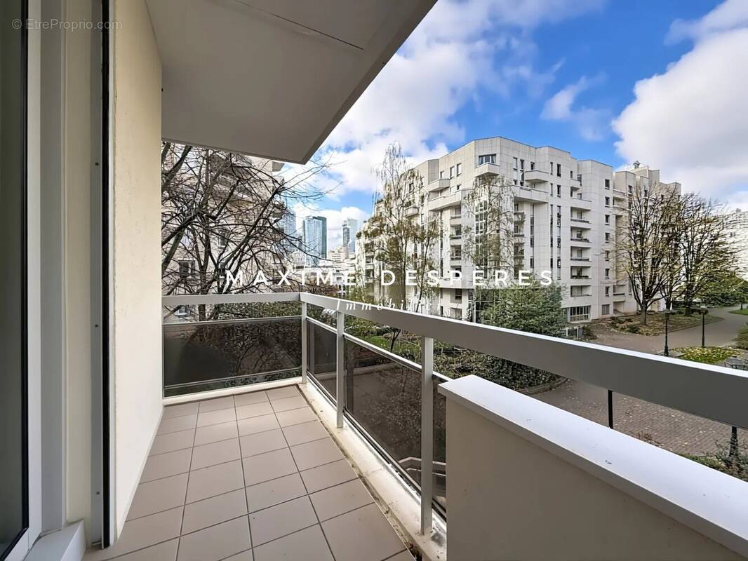 Appartement à COURBEVOIE