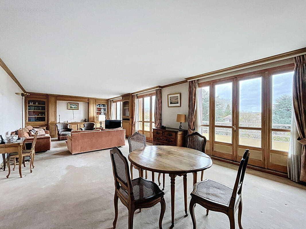 Appartement à LE VESINET