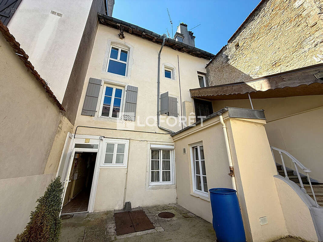Appartement à NEUFCHATEAU