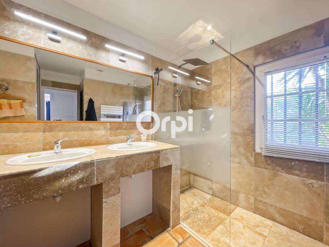 Maison à ROQUEVAIRE