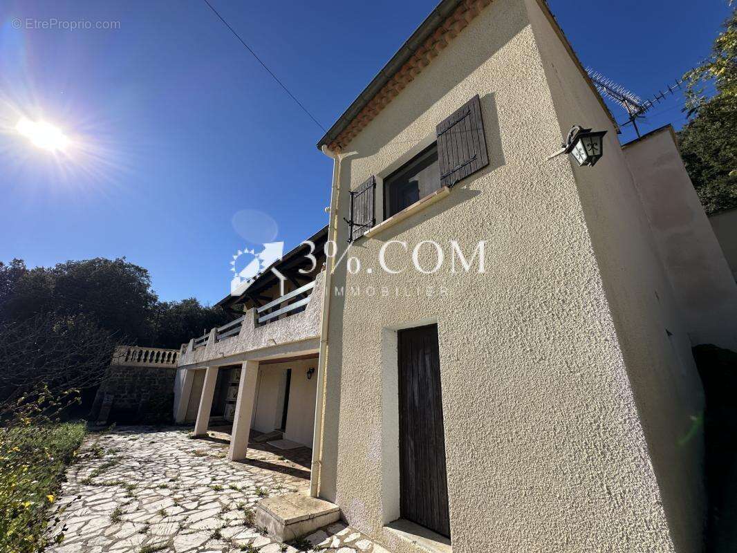 Maison à LES SALLES-DU-GARDON