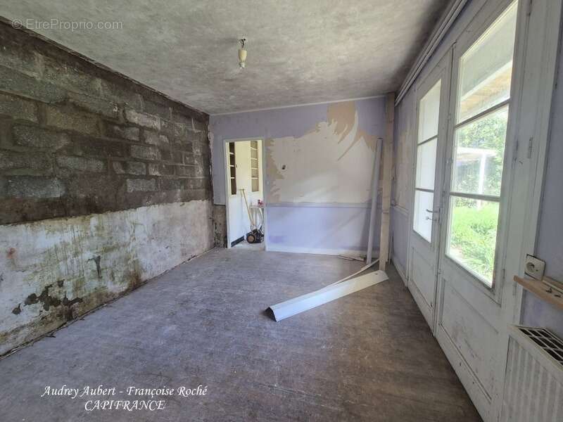 Maison à SAINT-JEAN-D'ANGELY