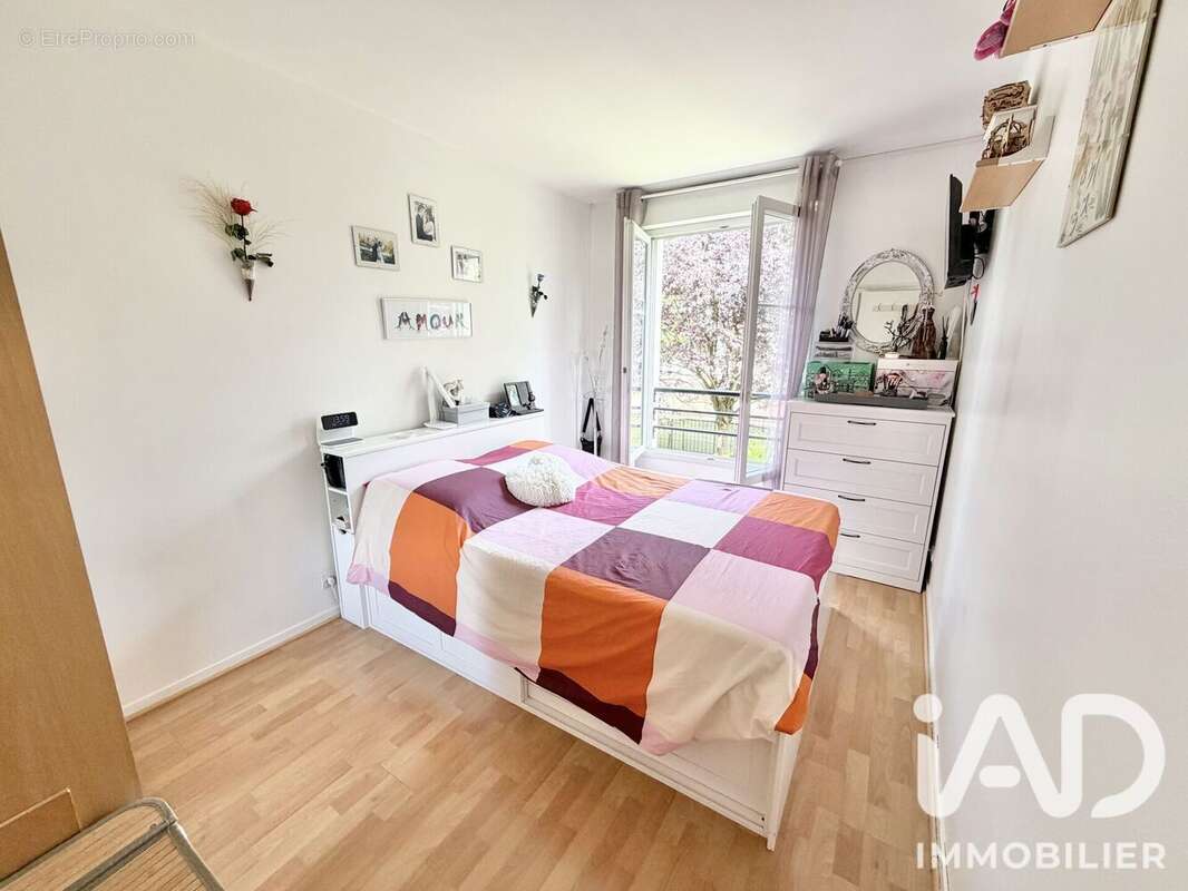Photo 8 - Appartement à BUSSY-SAINT-GEORGES