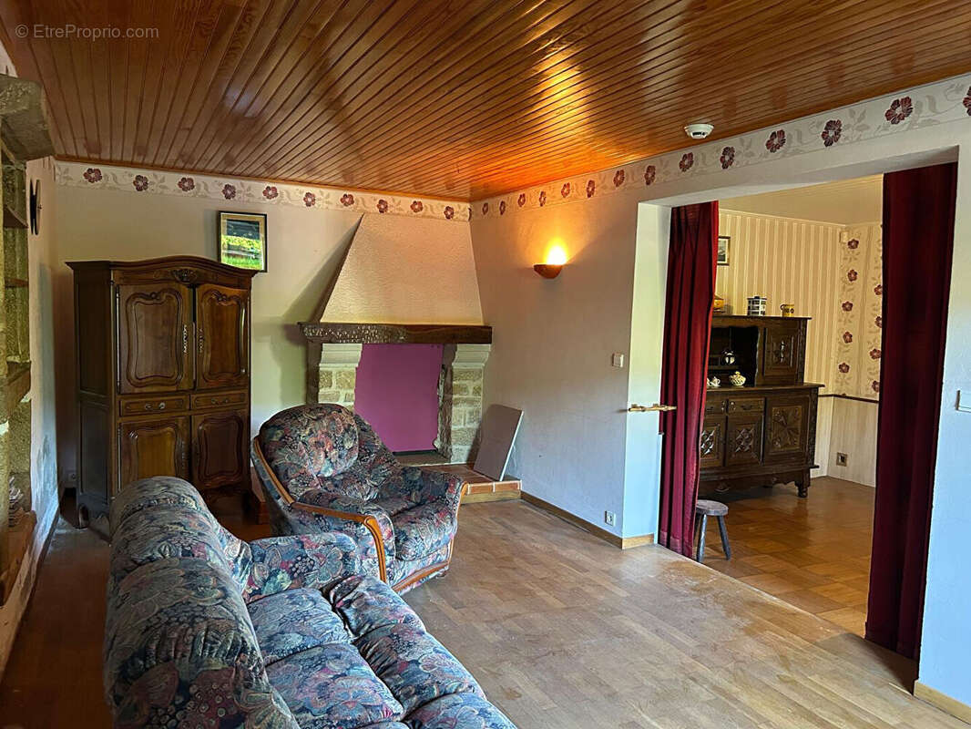 Maison à VIEU-D'IZENAVE