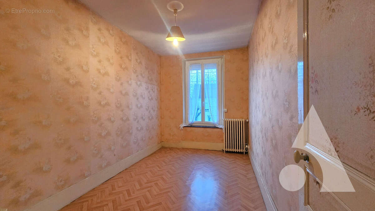 Maison à ESTREES-SAINT-DENIS