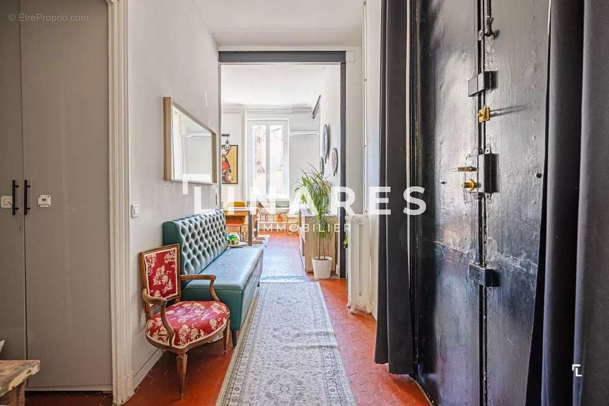 LE MOUSTIER - Appartement T4 de 114 m² - Traversant - 13001 - photo 7