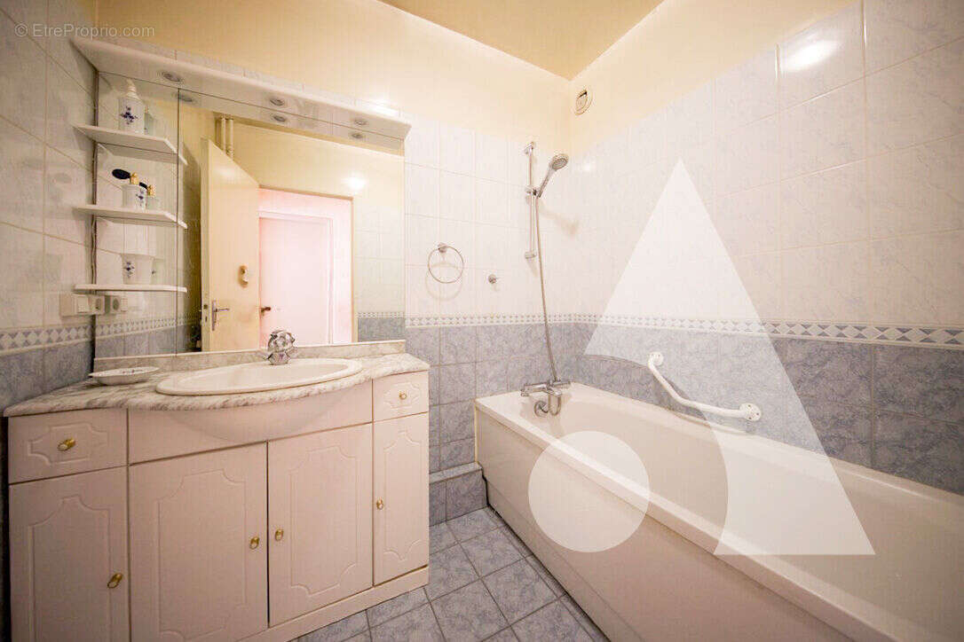 Appartement à SAINT-PIERRE-DU-PERRAY
