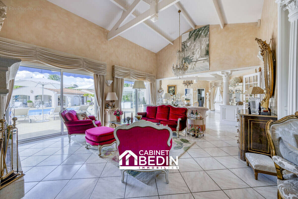 Maison 195 m² à Pessac  - photo 2