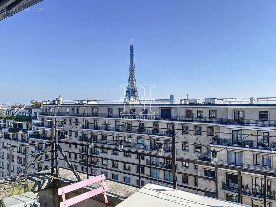 Appartement à PARIS-16E