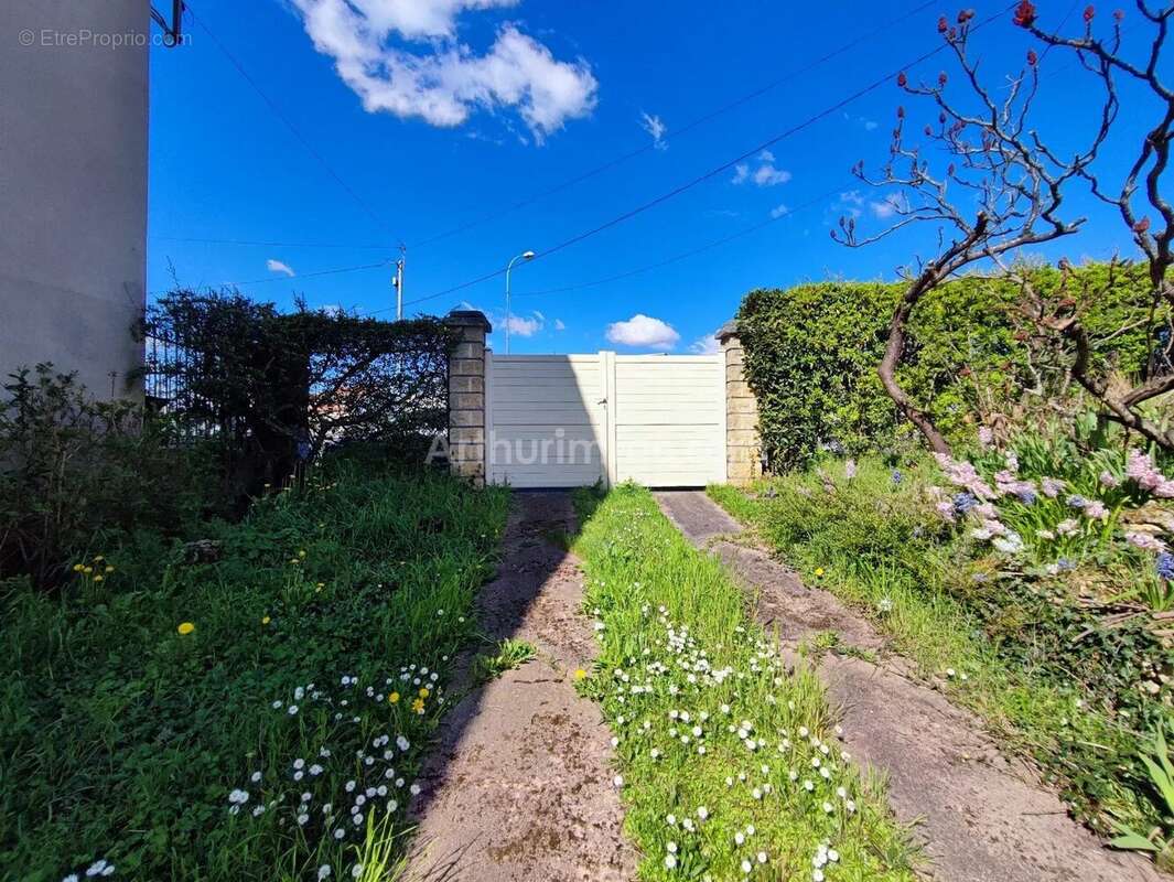 Maison à VIRY-CHATILLON