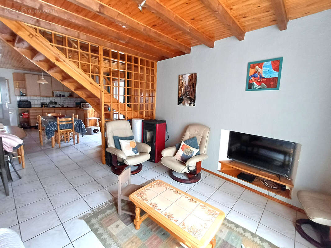 Maison à CRAPONNE-SUR-ARZON