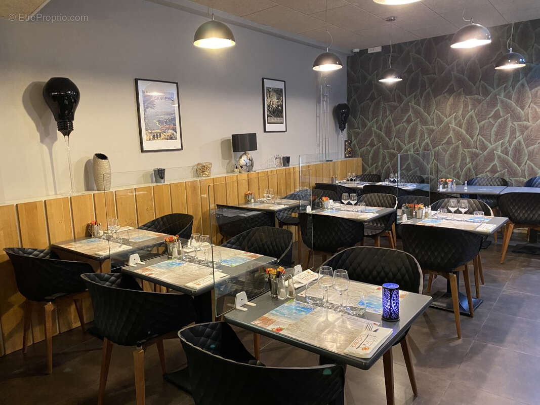 Commerce à SAVIGNEUX