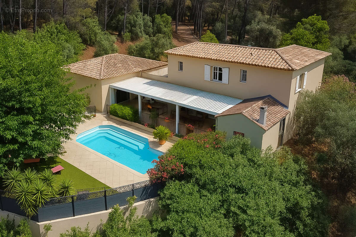 Maison à SOLLIES-TOUCAS