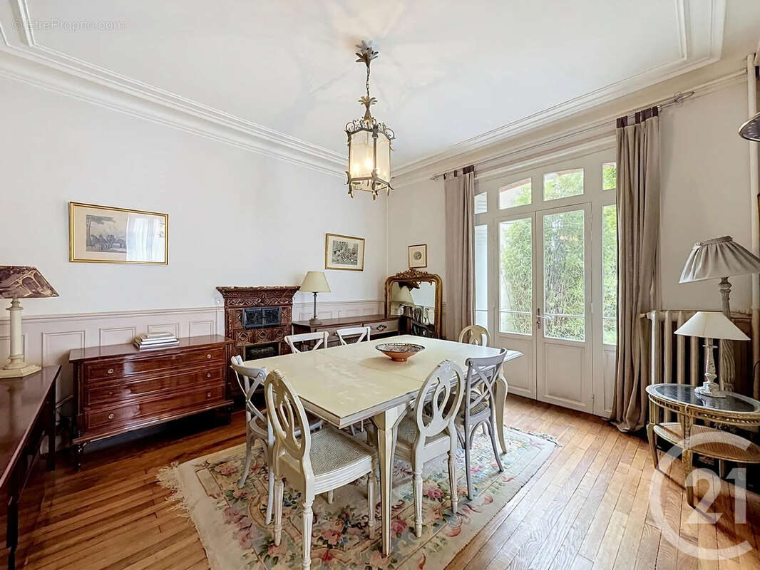 Maison 216 m² à Fontainebleau  - photo 8