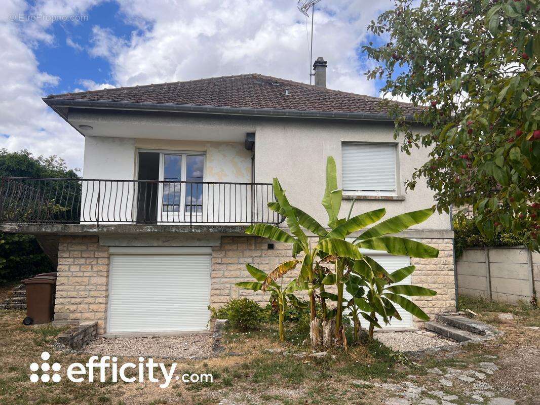 Maison 90 m² à La Riviere-De-Corps  - photo 19