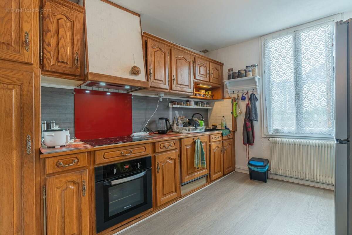 Maison à SAINT-LEONARD-DE-NOBLAT