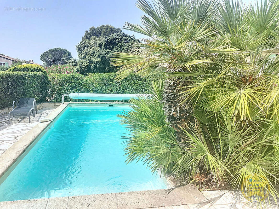 Maison à LES ANGLES