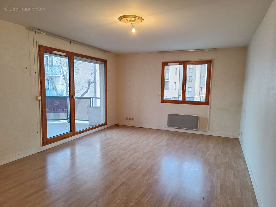 Appartement à LE PEAGE-DE-ROUSSILLON