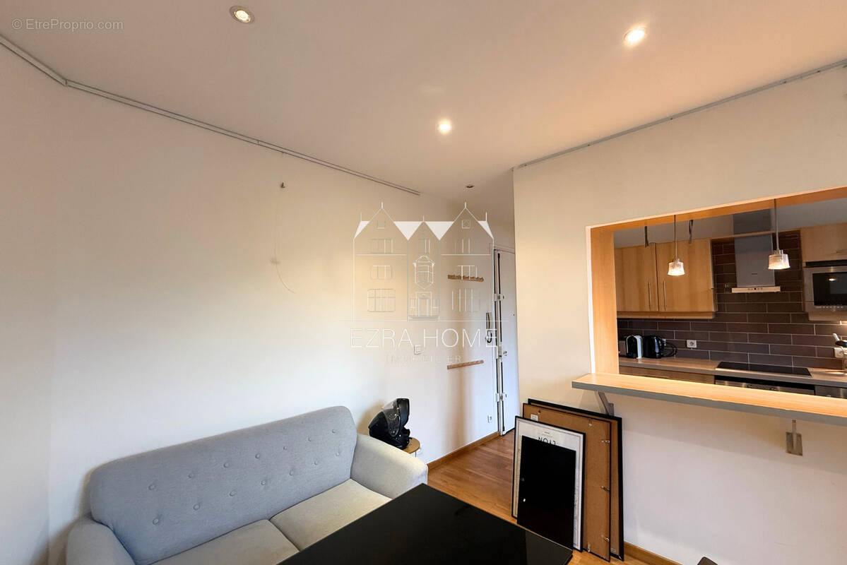 Appartement à PARIS-17E