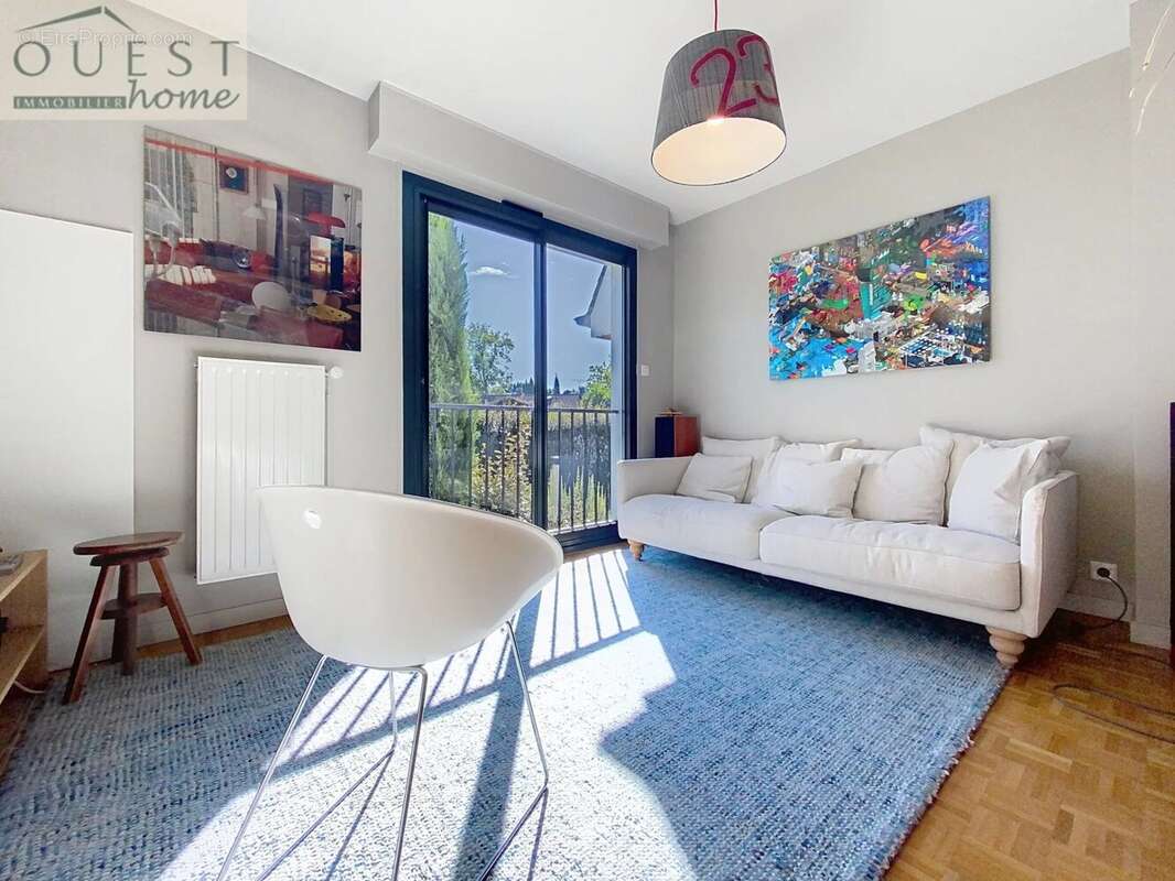 Maison familiale de 6 chambres avec jardin paysagé et piscin - photo 6
