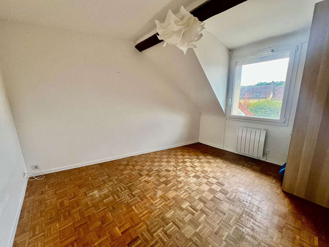 Appartement à SAINT-CYR-L'ECOLE