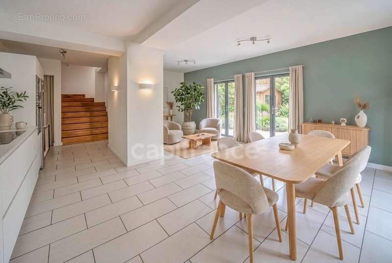 Appartement à PREVESSIN-MOENS