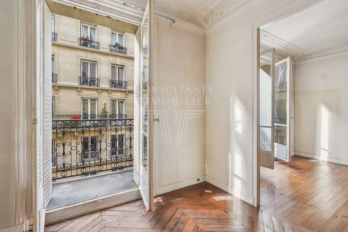 Appartement à PARIS-17E
